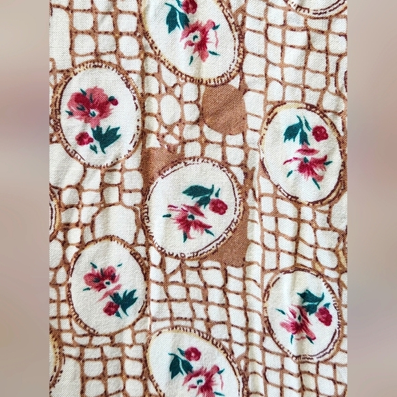 Vintage Union Khaki Floral Beige Woman's Short Sleeve Shirt Size M Shoulder Caps - Picture 6 of 10